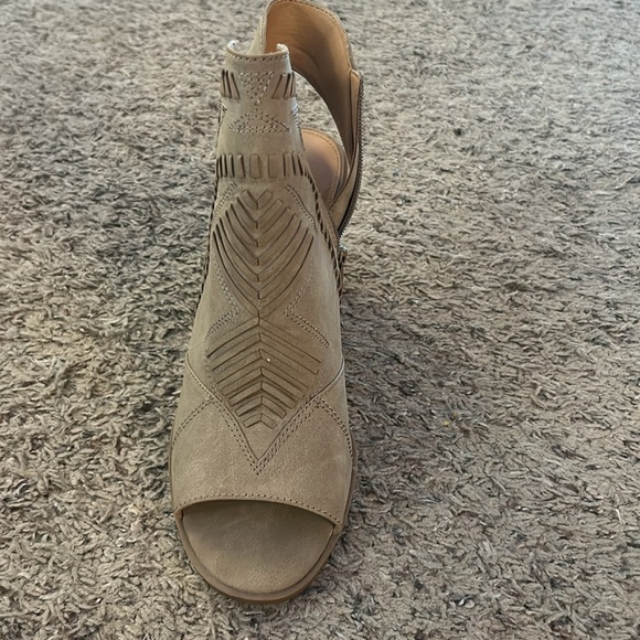 Open toe bootie - Picture 2 of 2